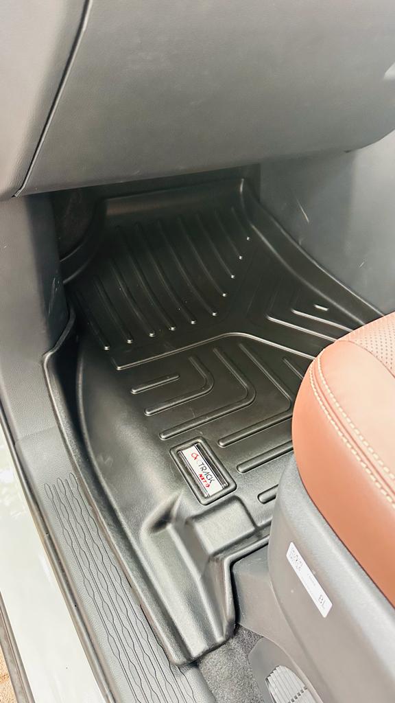 3D TPE fitted floor mat in vehicle